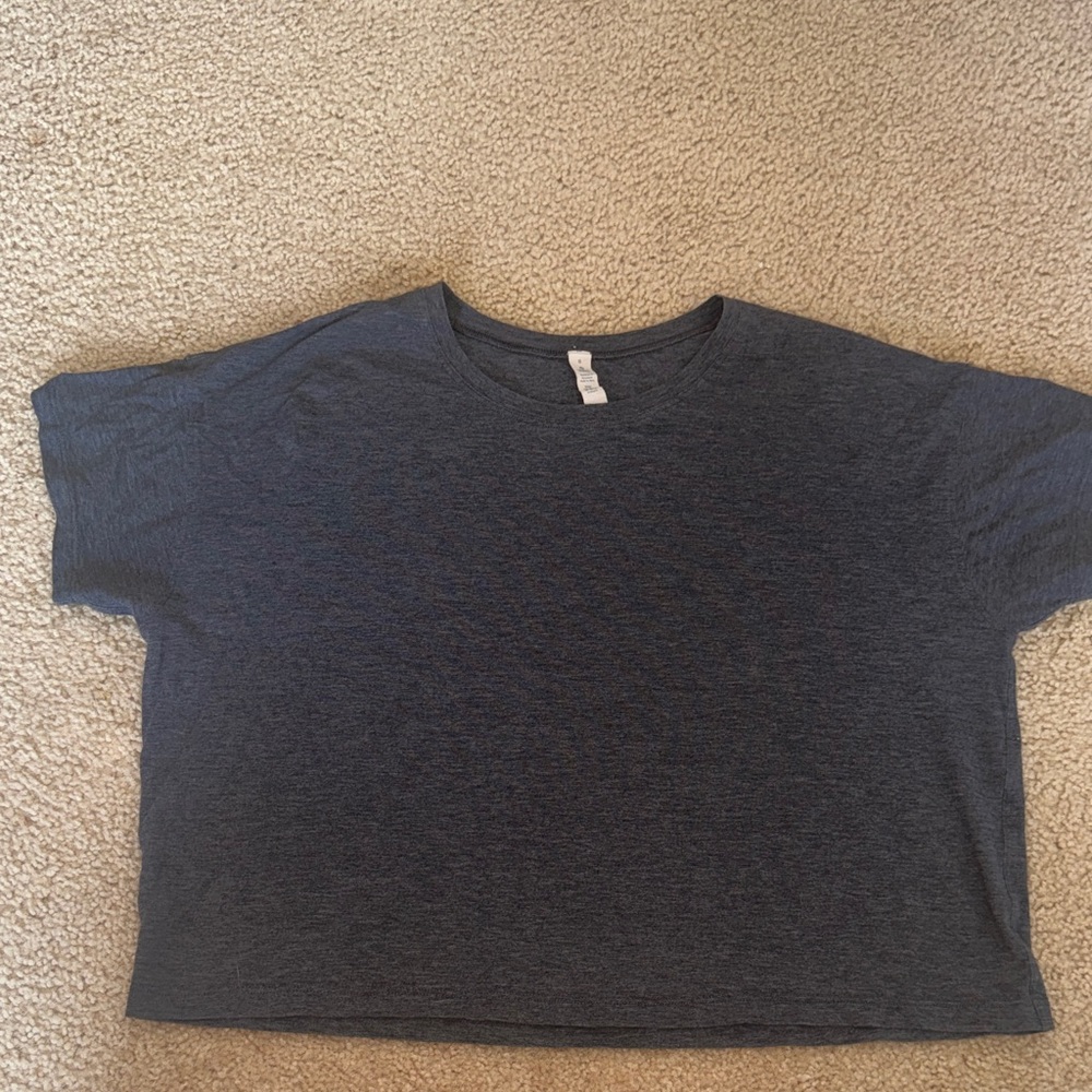 Lululemon cropped tshirt